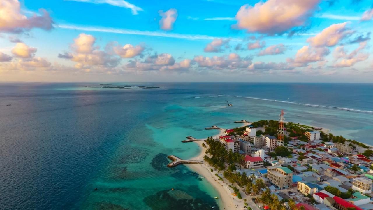 Holikan Beach Hotel Maafushi Exterior photo